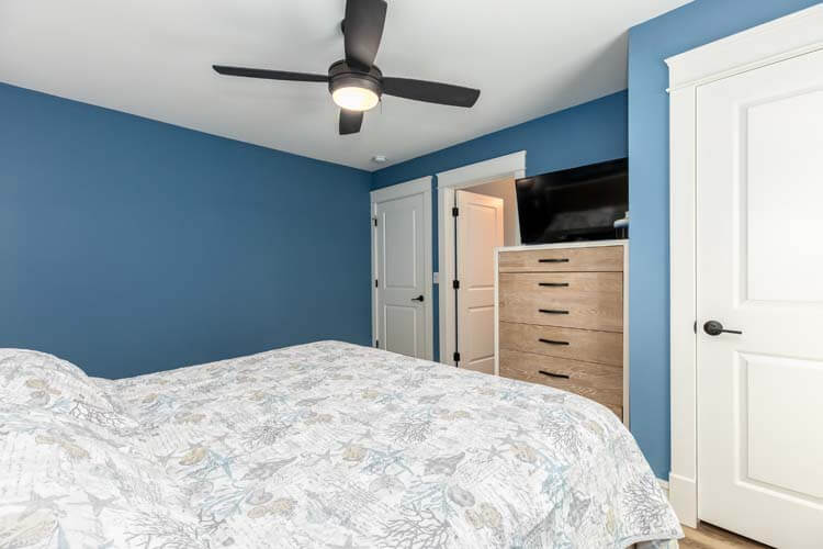 2nd Floor King with Private Bath