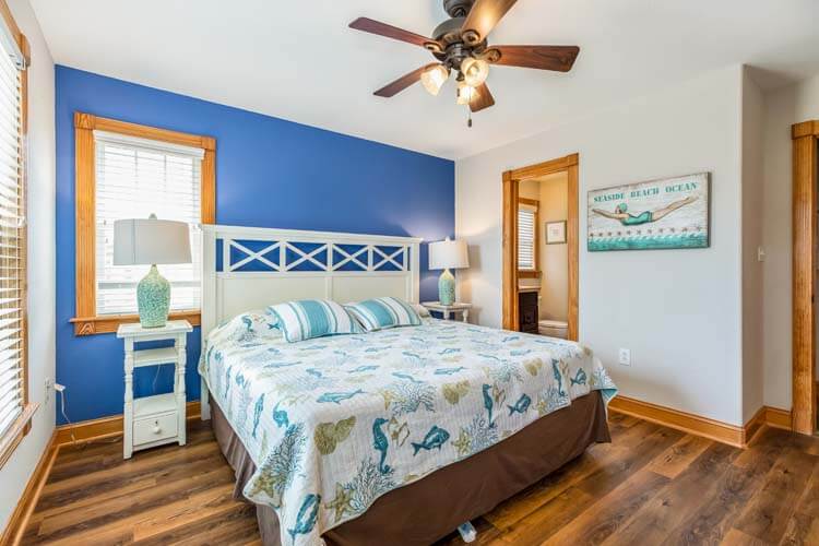 Ground Floor King with Private Bath