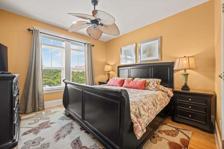 1st Floor King with Private Bath