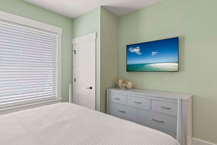 1st Floor King with Private Bath