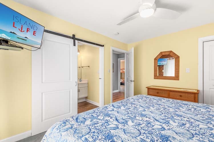 1st Floor King with Private Bath