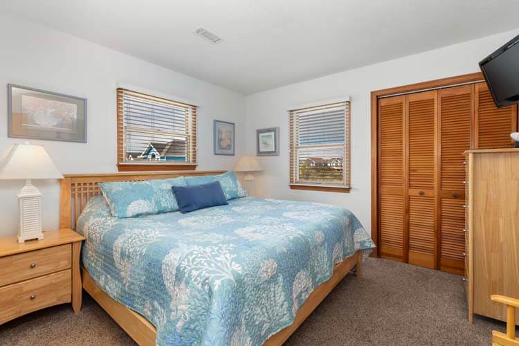 2nd Floor King with Shared Bath