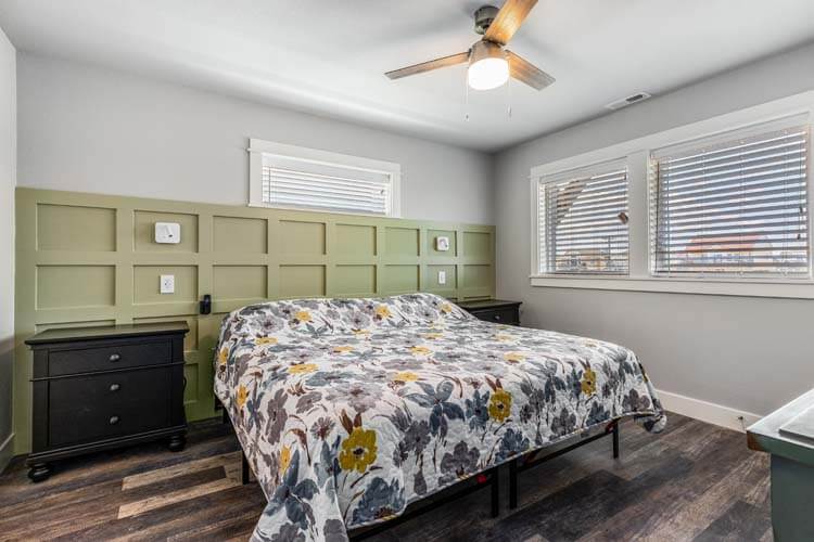 1st Floor King with Private Bath