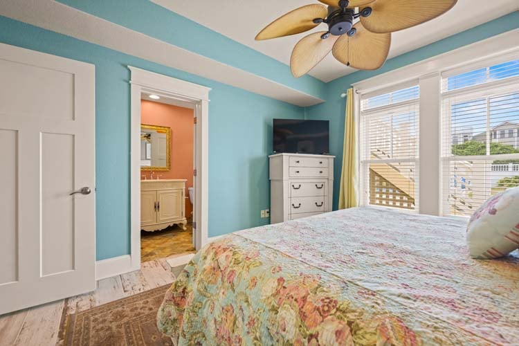 Ground Floor King with Private Bath