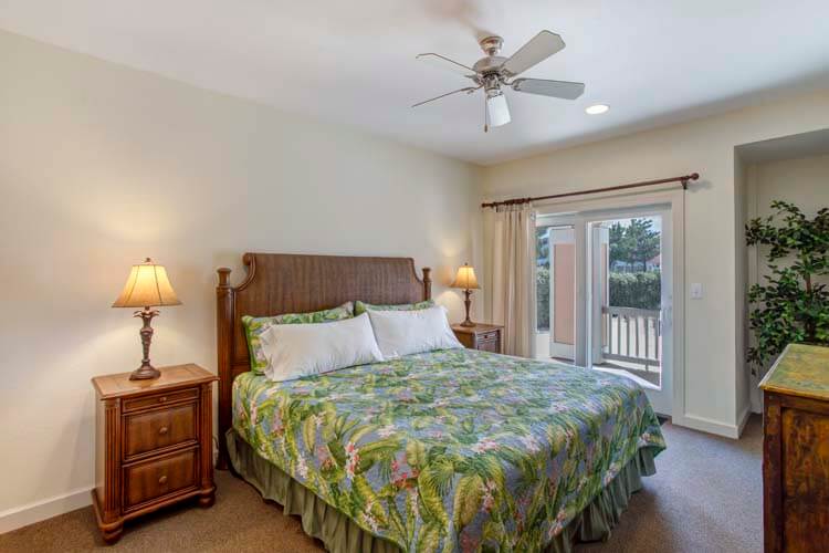 Ground Floor King with Private Bath (12)