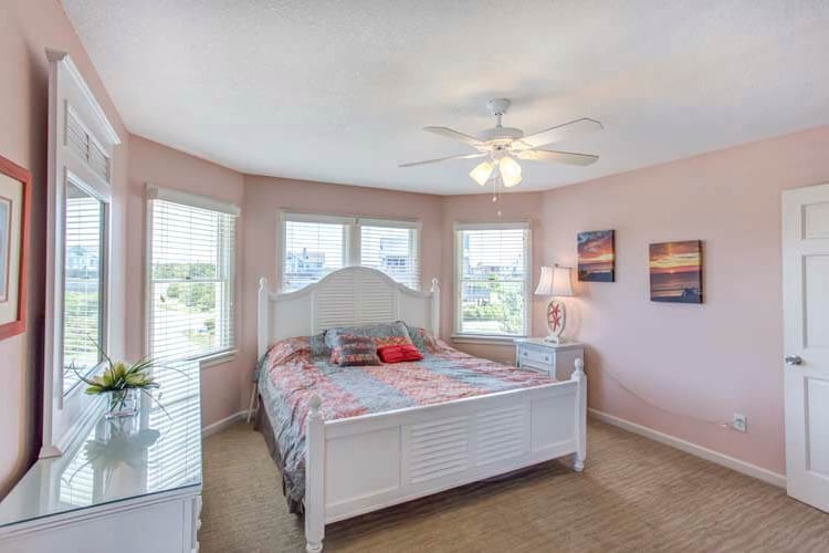 1st Floor King with Private Bath