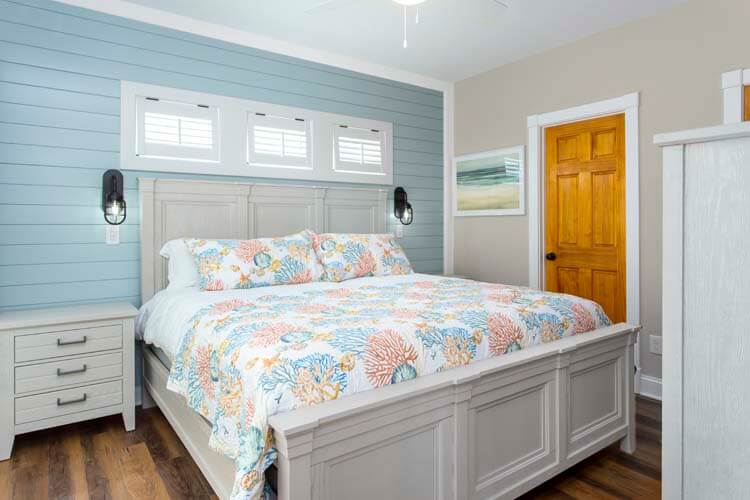 2nd Floor South King with Private Bath