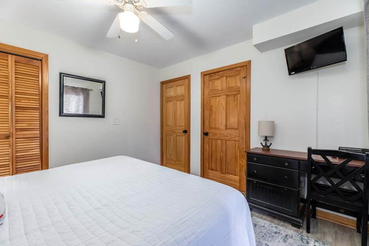 Ground Floor King Bedroom