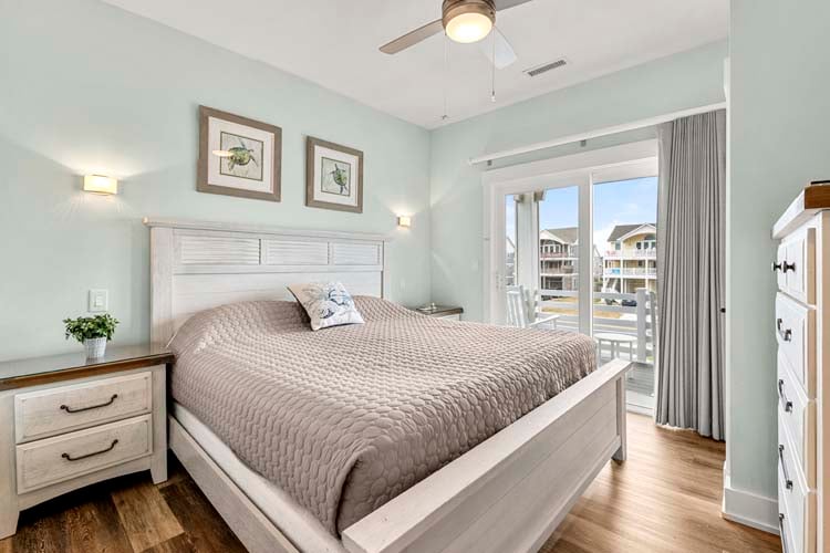 1st Floor King with Shared Bath & Private Deck