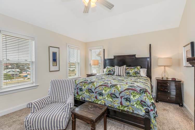 2nd Floor King with Private Bath