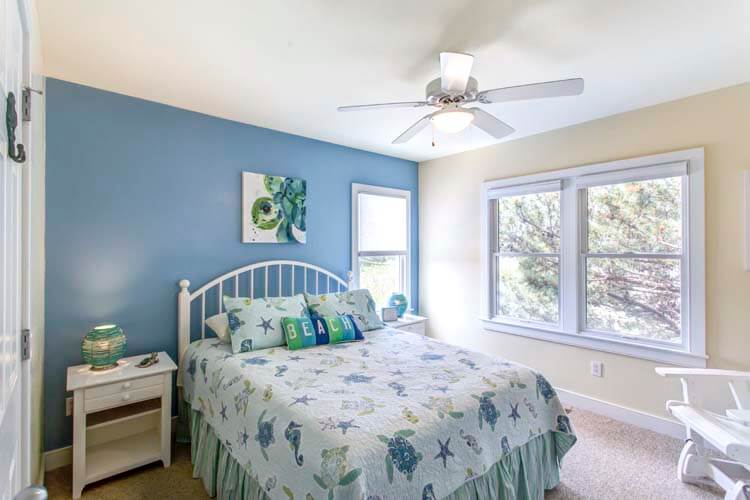 1st Floor Queen Bedroom