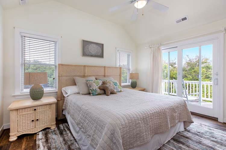 2nd Floor King with Private Bath