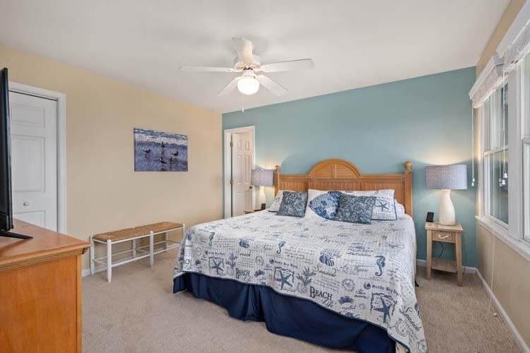 1st Floor King with Private Bath