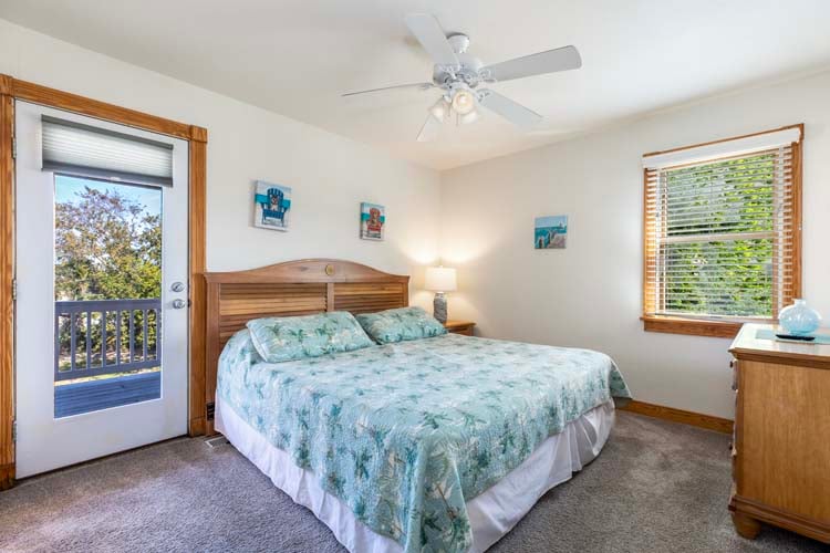 1st Floor King with Private Bath