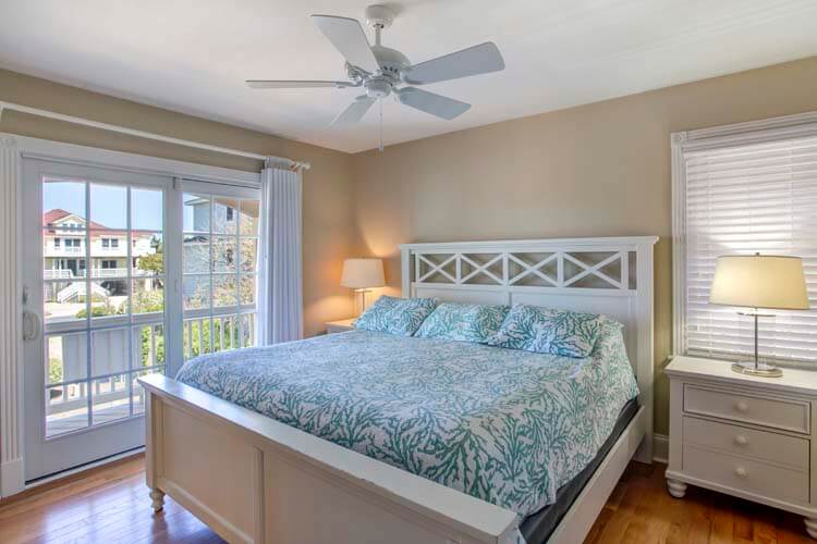 1st Floor King with Private Bath