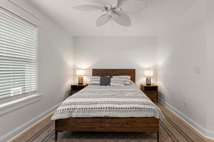 2nd Floor Queen with Private Bath (3)