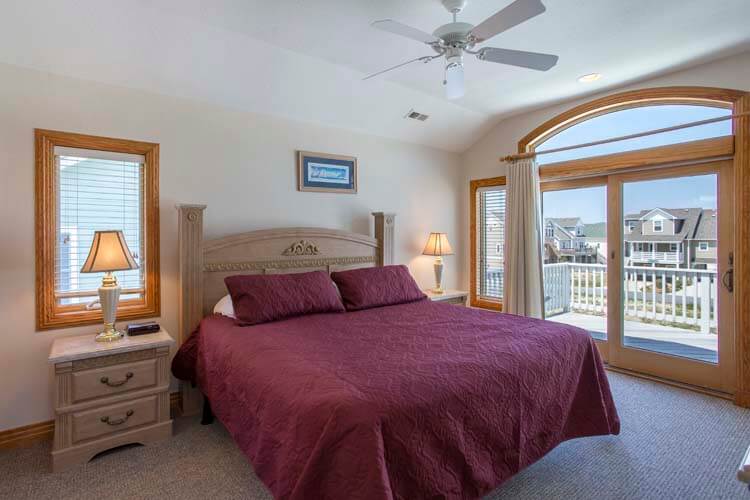 2nd Floor King with Private Bath