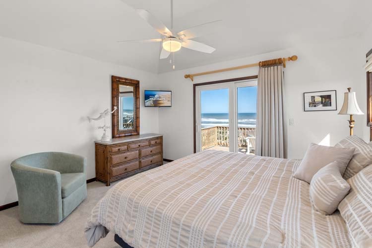 2nd Floor King with Private Bath