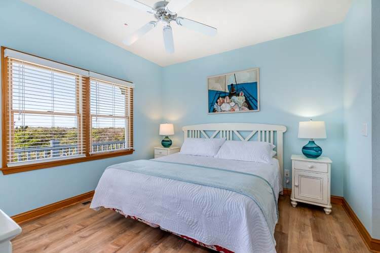 1st Floor King with Private Bath