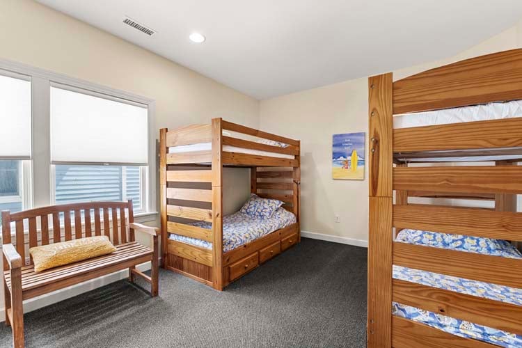 1st Floor Twin Bunks with Private Bath