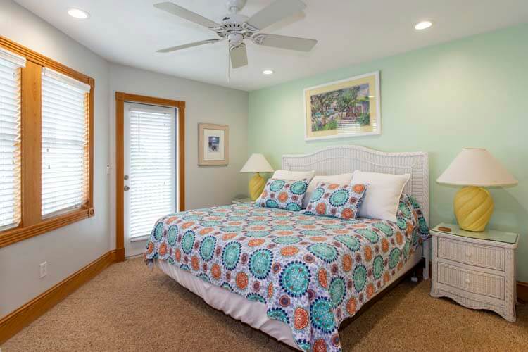 1st Floor King with Private Bath (4)