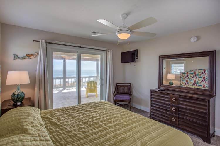 1st Floor King with Private Bath