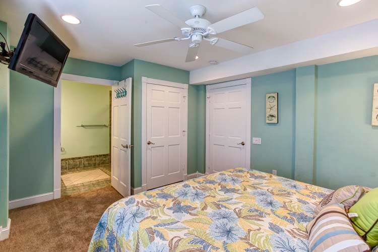 Ground Floor King with Private Bath