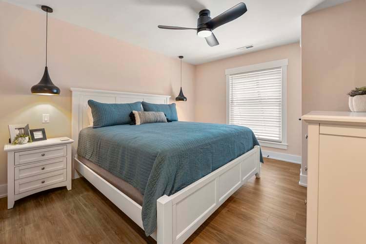 2nd Floor King with Private Bath