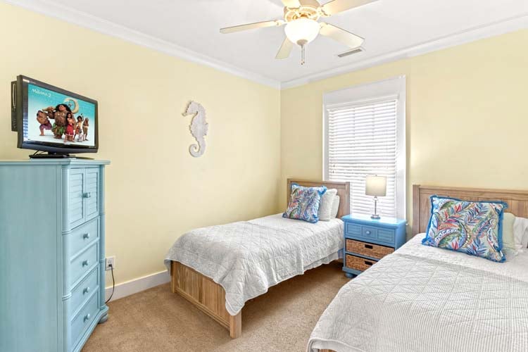 Ground Floor Twins with Private Bath