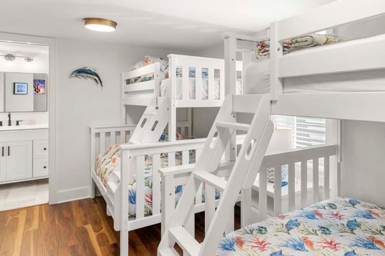 Ground Floor Pyramid Bunks with Shared Bath