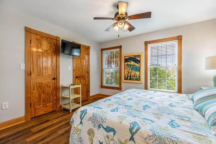 Ground Floor King with Private Bath