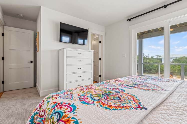 1st Floor King with Private Bath