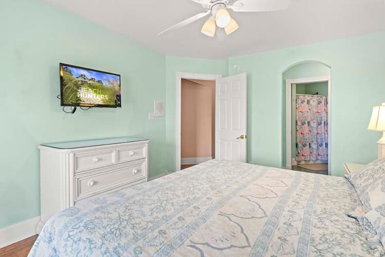 Ground Floor King with Private Bath