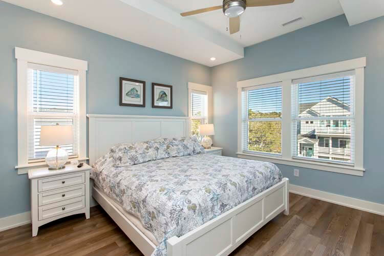 2nd Floor King with Private Bath