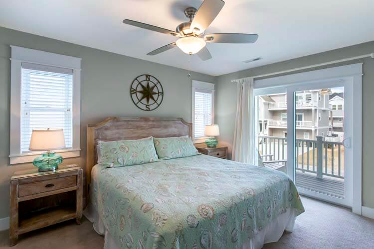 1st Floor King with Private Bath