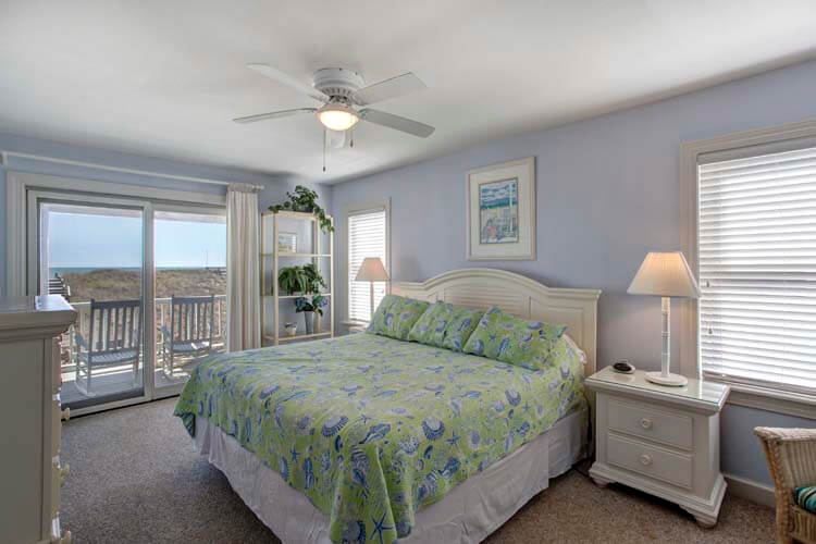 1st Floor King with Private Bath