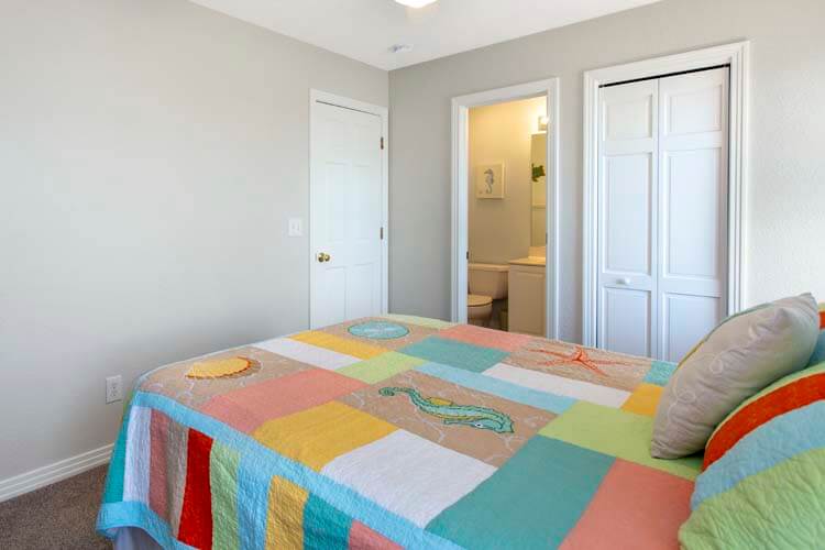 1st Floor Queen with Private Bath