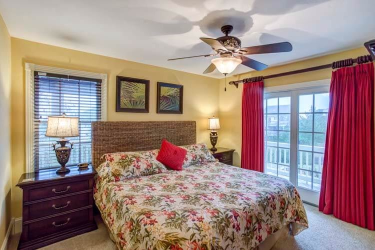 1st Floor King with Private Bath