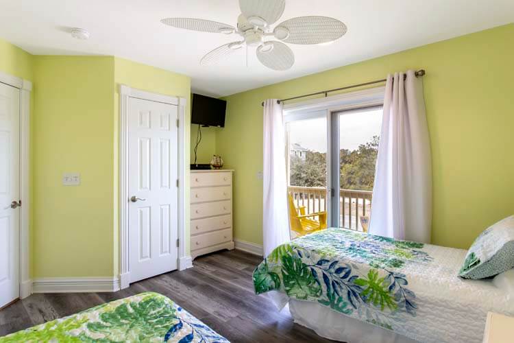 1st Floor Twins Bedroom