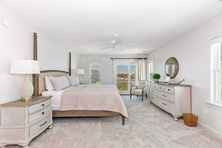 2nd Floor King with Private Bath