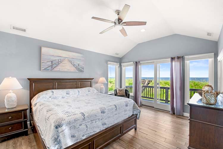2nd Floor King with Private Bath