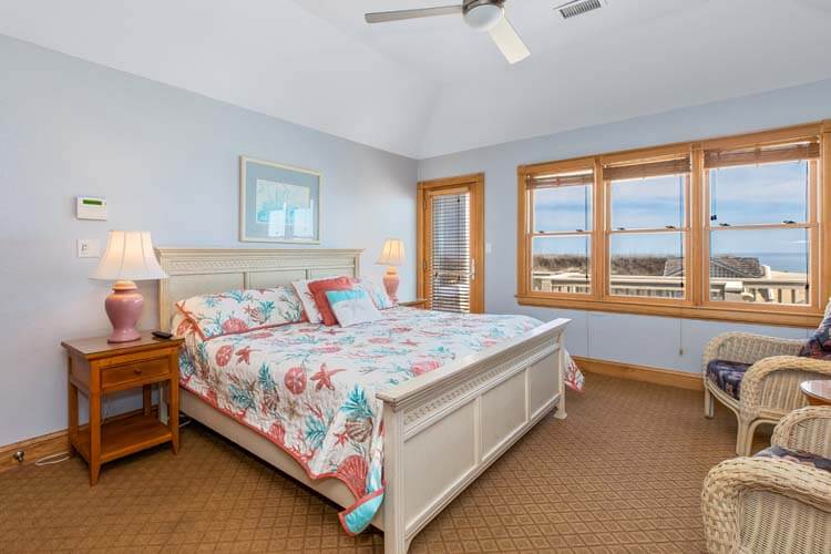 2nd Floor King with Private Bath