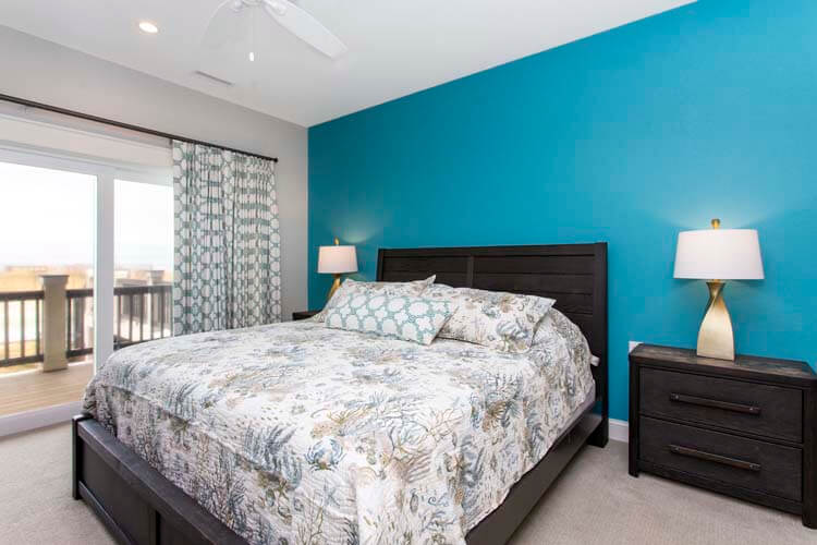 1st Floor King with Private Bath (8)