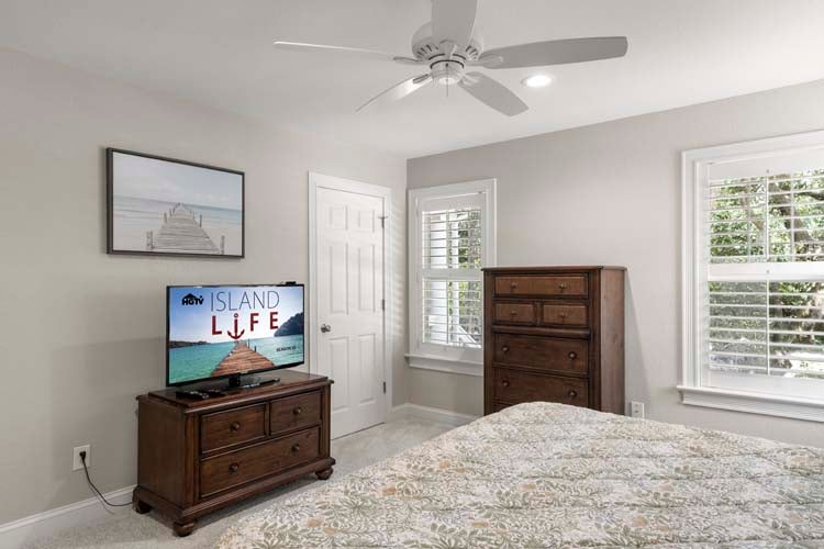 1st Floor King with Private Bath