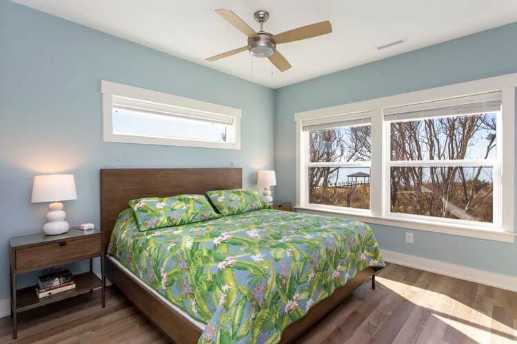 1st Floor King with Private Bath