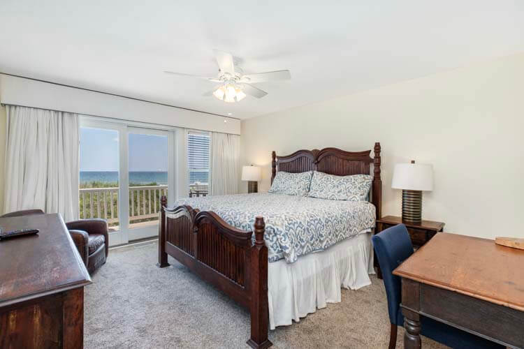 1st Floor King with Private Bath