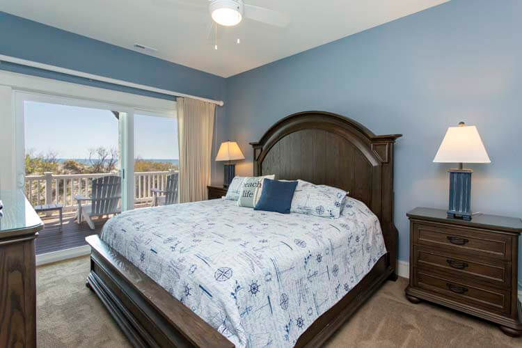 1st Floor King with Private Bath