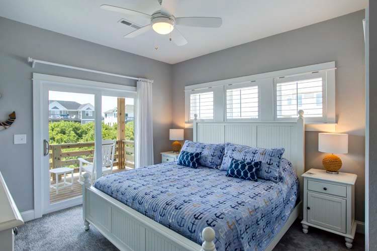 1st Floor King with Private Bath