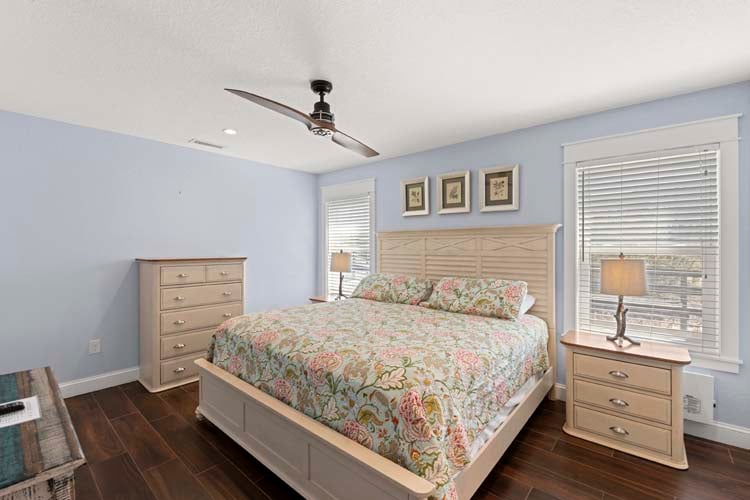 Ground Floor King with Private Bath (10)