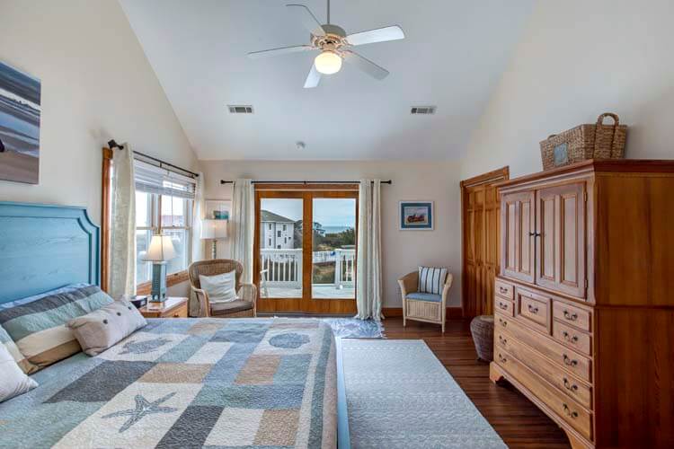 2nd Floor King with Private Bath